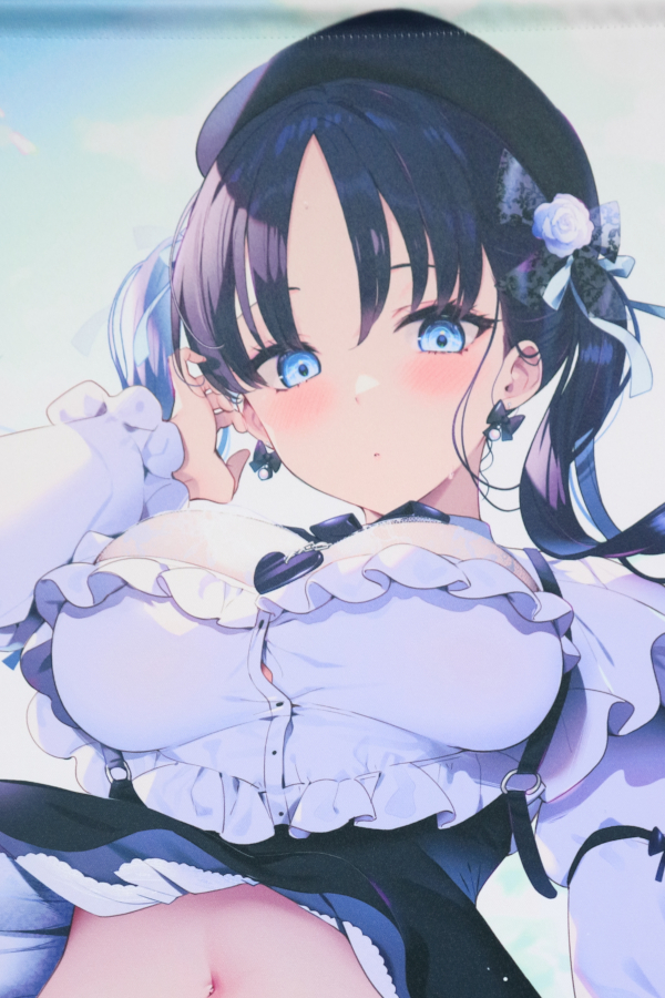 【レビュー】カット 2022年12月23日号 成年版 Wスエードタペストリー (うりぼうざっか店)_バストアップ