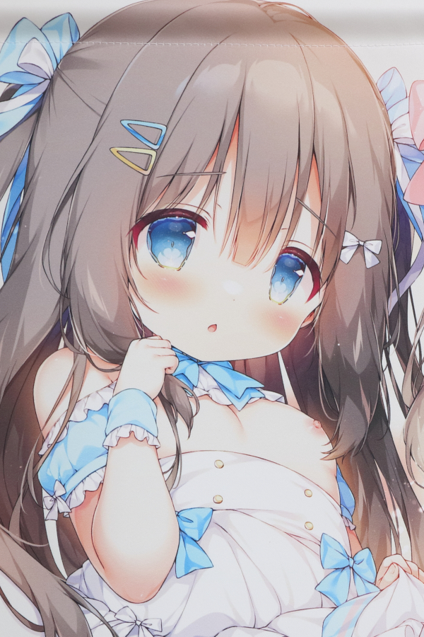 【レビュー】桃豆こまもち メスガキちゃん達のMAID喫茶ぷちきっすへようこそ! 芽衣とひなのたて○じタペストリー (萌えCute!)_芽衣ちゃんバストアップ